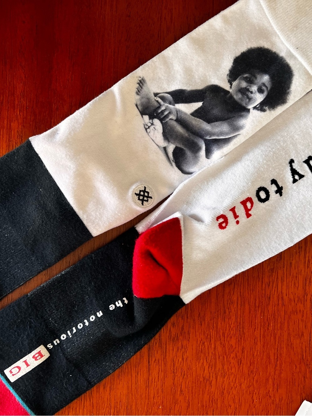 The Notorious BIG Men's Crew Socks - White, Black & Red E14